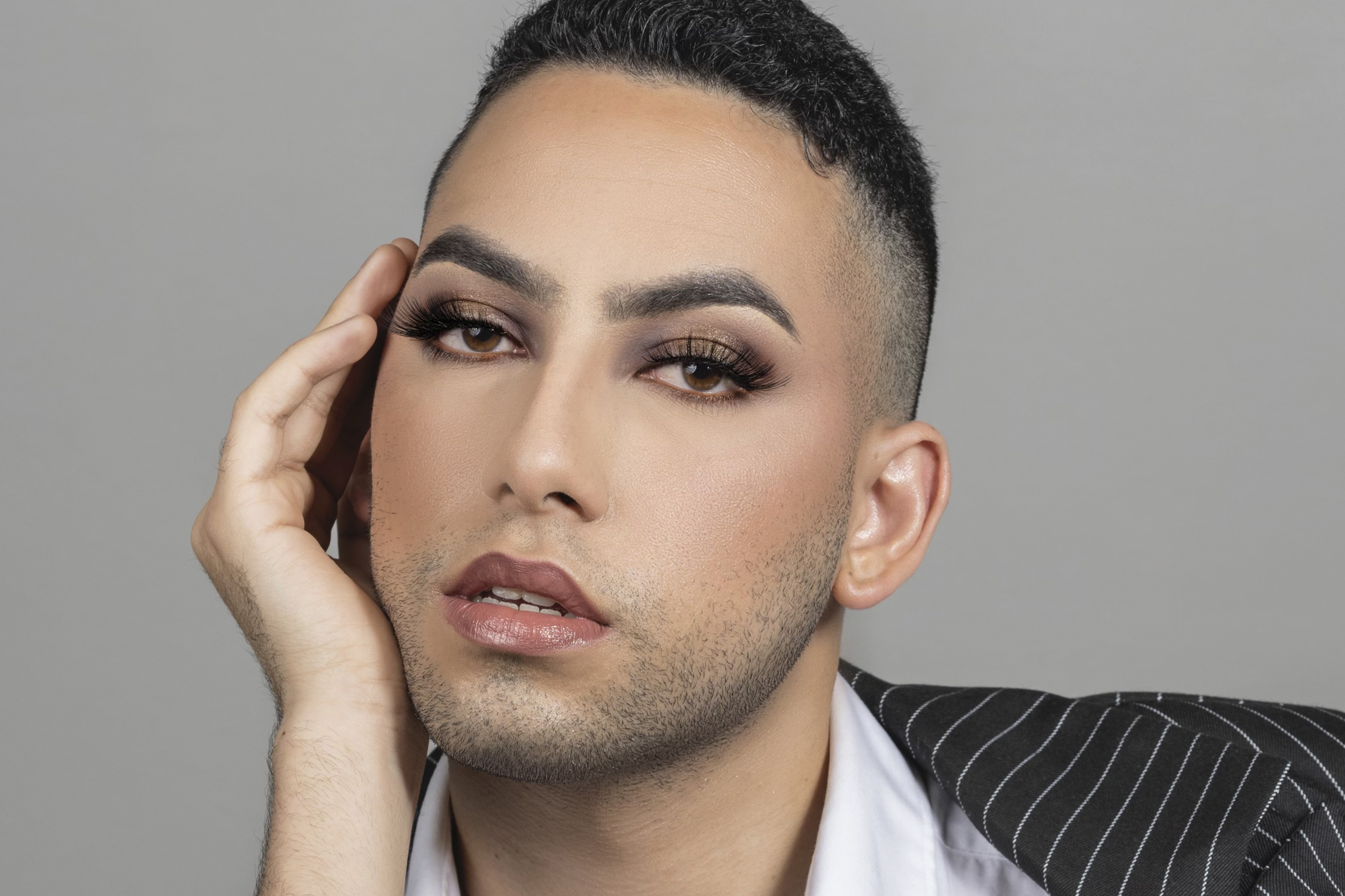 Holiday Makeup Gift Guide | Grid Image File [33/33 Arturo Quote]