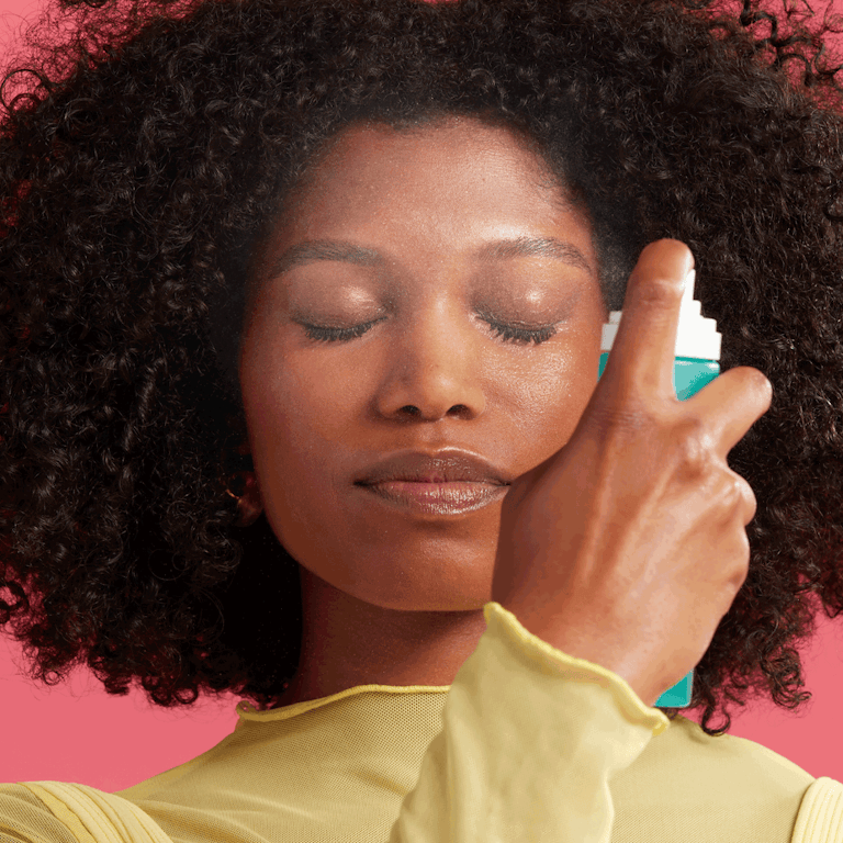 Get set with our complexionperfecting makeupsetting spray