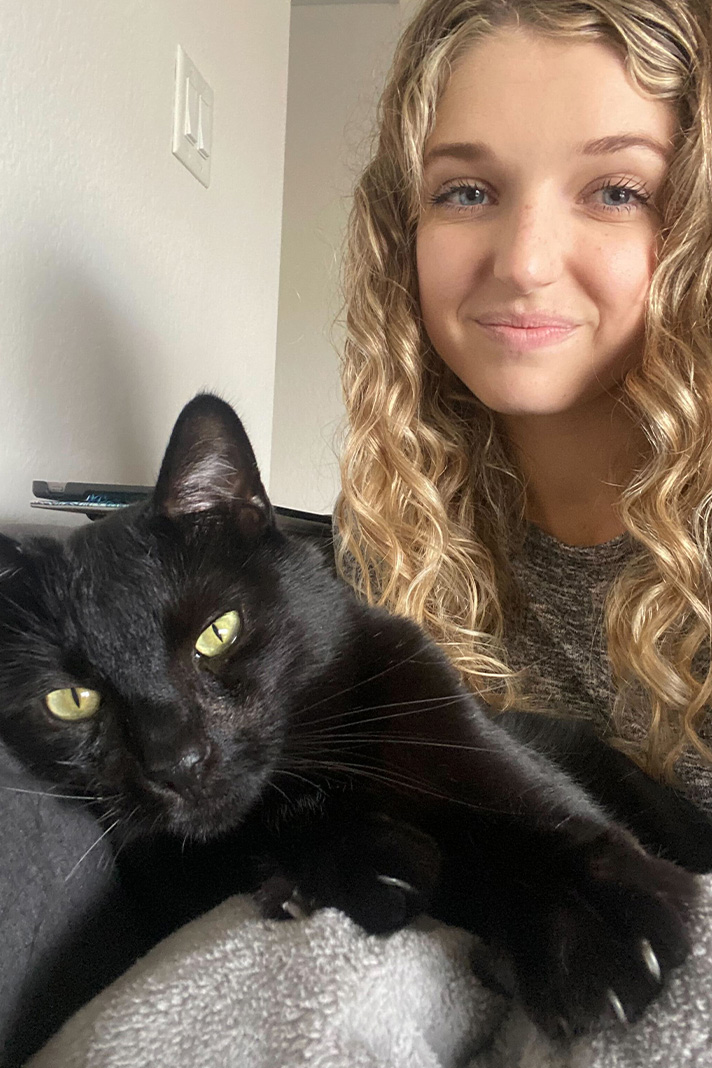 Image: #Thrivepawsmetics | Kayla + Pascal 